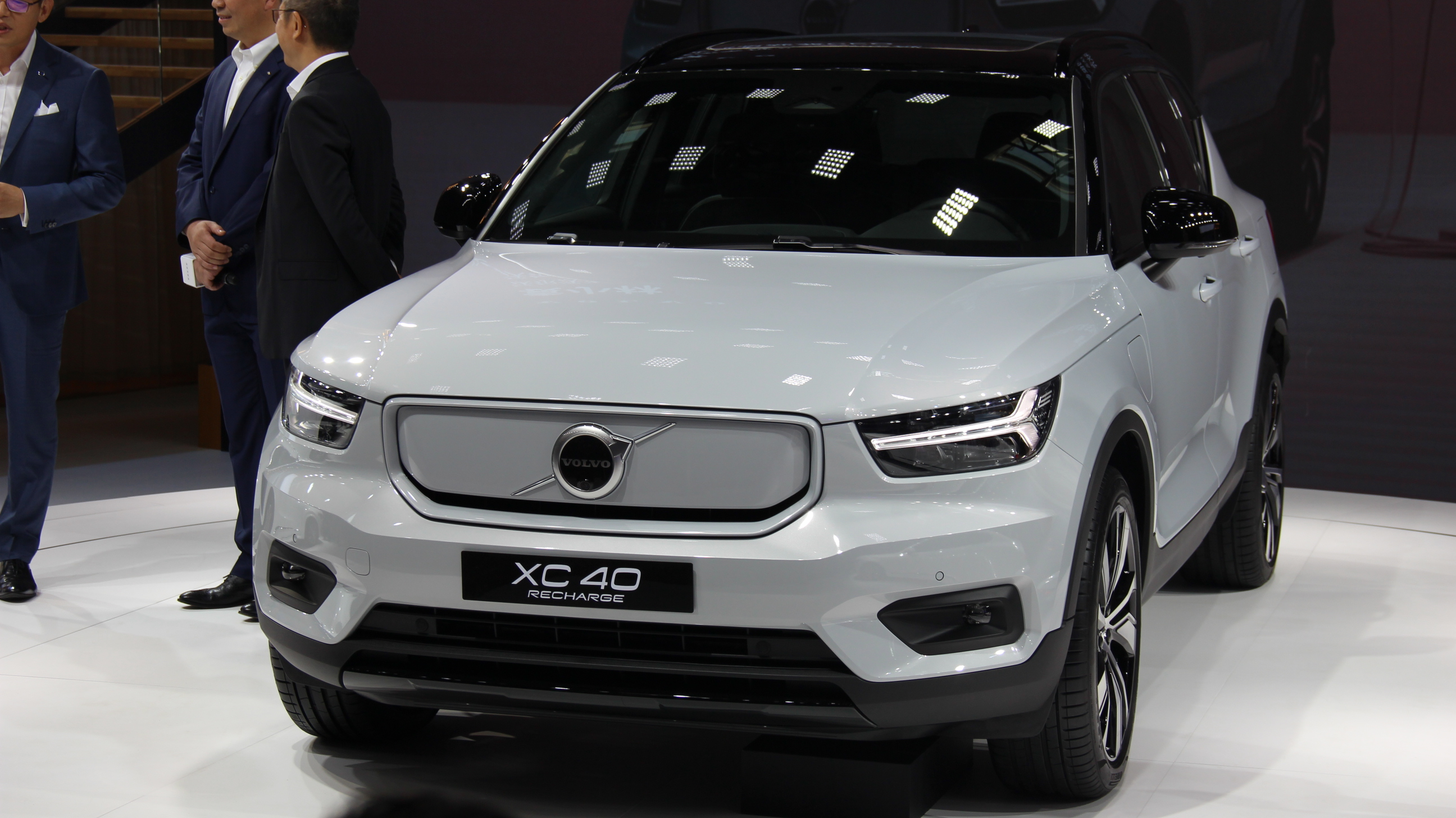 volvo电动车xc40图片